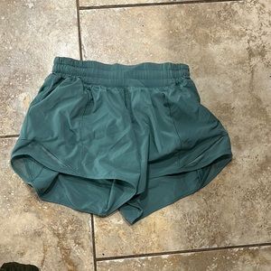 Size 4 tall lulu shorts